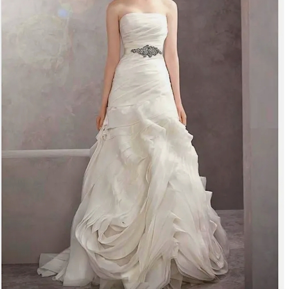 Vera Wang Dresses & Skirts - White by Vera Wang Ivory trumpet organza wedding gown VW351011 size 0 NWOT